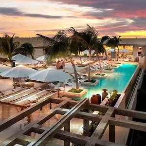 4* Hotel Motto By Hilton